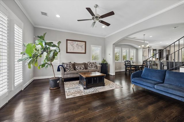 1915 Spring Street, Houston, TX 77007