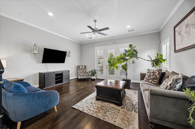 1915 Spring Street, Houston, TX 77007
