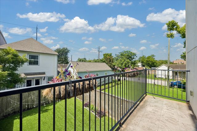 1915 Spring Street, Houston, TX 77007