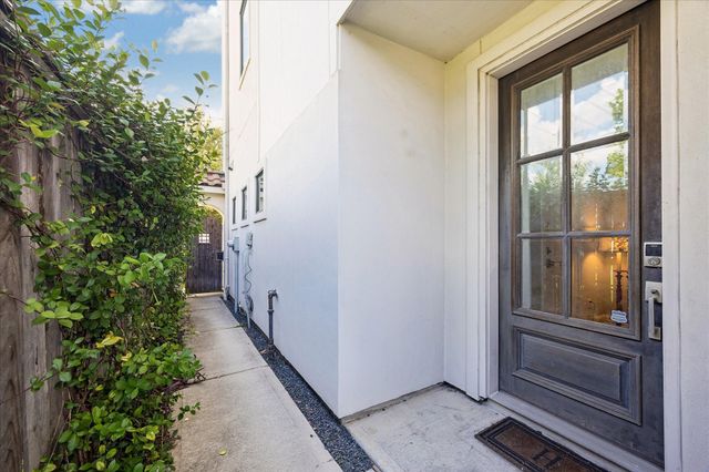 1915 Spring Street, Houston, TX 77007