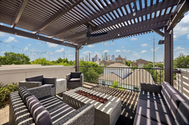 1915 Spring Street, Houston, TX 77007