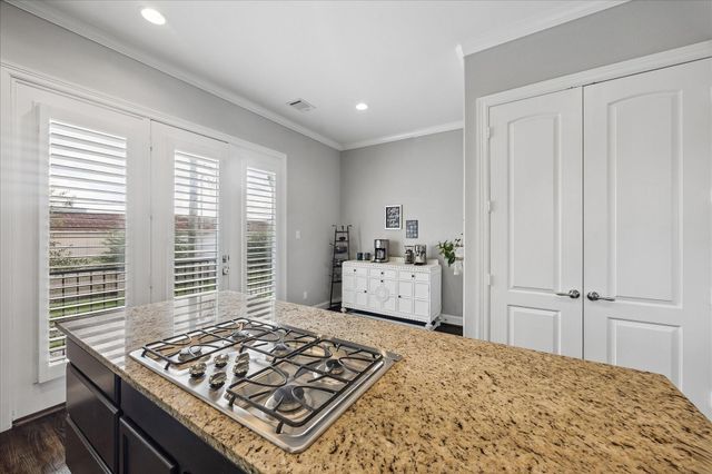 1915 Spring Street, Houston, TX 77007