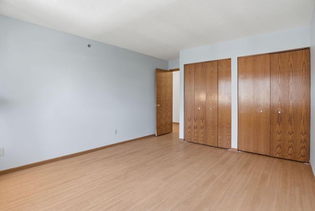 32 11th Avenue S 303, Hopkins, MN 55343