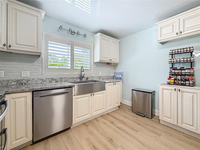 2900 PARK STREET N, St Petersburg, FL 33710