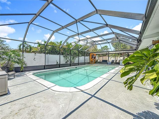 2900 PARK STREET N, St Petersburg, FL 33710
