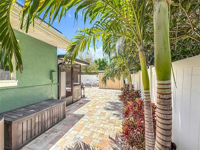 2900 PARK STREET N, St Petersburg, FL 33710