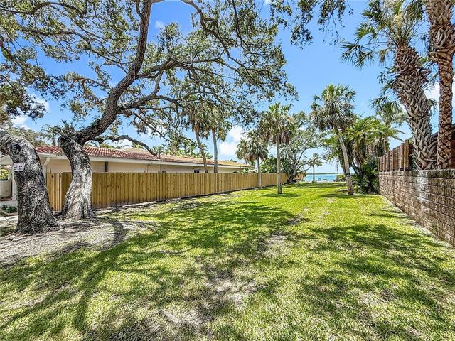 2900 PARK STREET N, St Petersburg, FL 33710