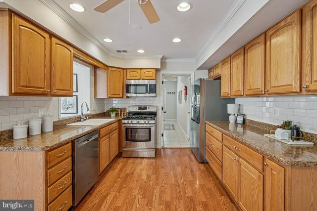 13302 PENNYPACKER LN, Fairfax, VA 22033