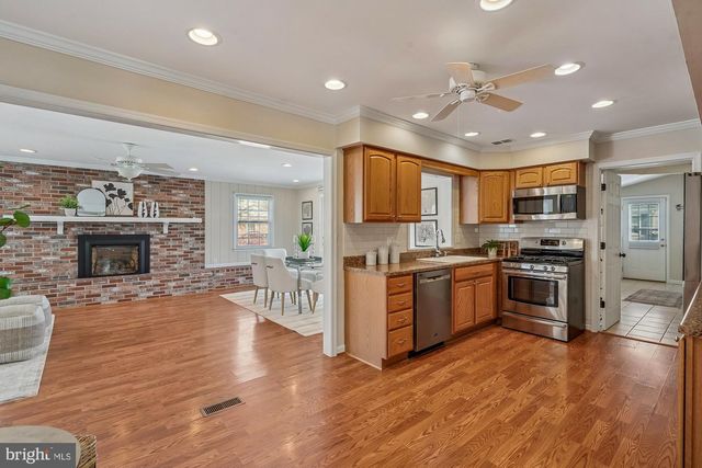 13302 PENNYPACKER LN, Fairfax, VA 22033