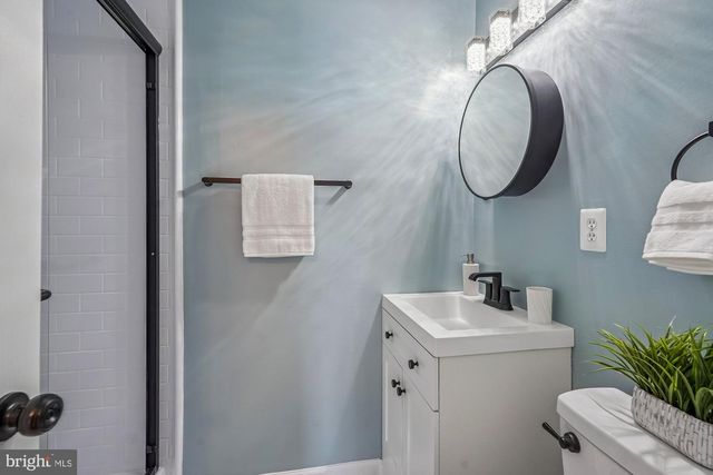 13302 PENNYPACKER LN, Fairfax, VA 22033