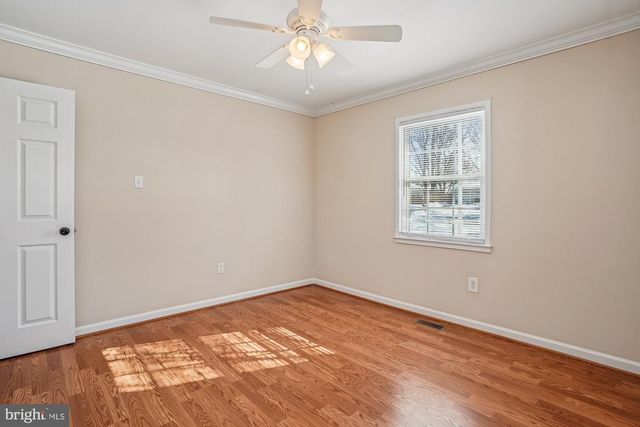 13302 PENNYPACKER LN, Fairfax, VA 22033