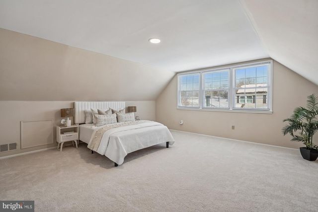 13302 PENNYPACKER LN, Fairfax, VA 22033