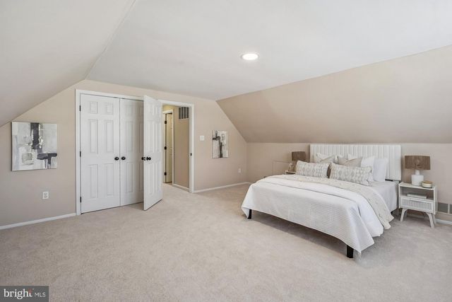 13302 PENNYPACKER LN, Fairfax, VA 22033