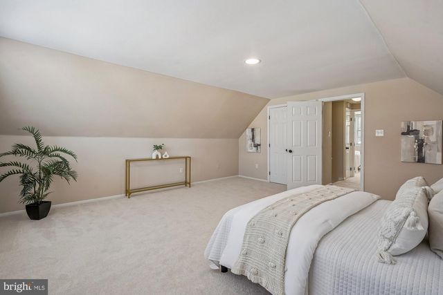 13302 PENNYPACKER LN, Fairfax, VA 22033