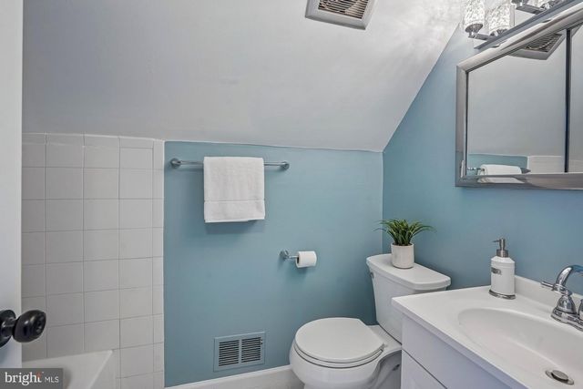 13302 PENNYPACKER LN, Fairfax, VA 22033