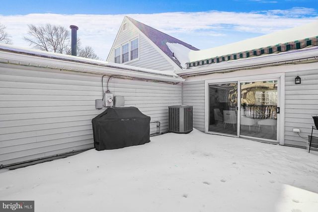 13302 PENNYPACKER LN, Fairfax, VA 22033