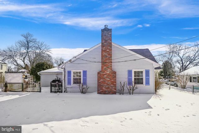 13302 PENNYPACKER LN, Fairfax, VA 22033