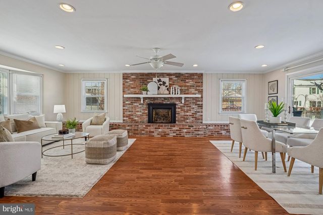 13302 PENNYPACKER LN, Fairfax, VA 22033