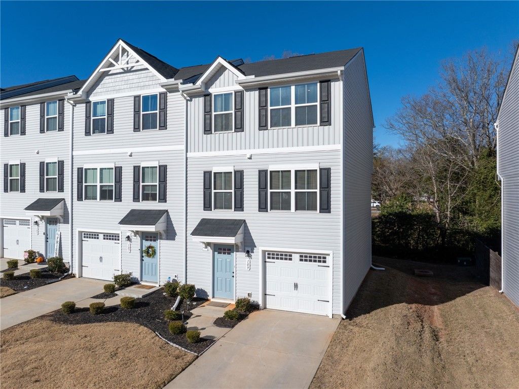 109 Brooklane Court, Easley, SC 29642