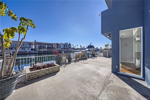 16802 Baruna, Huntington Beach, CA 92649