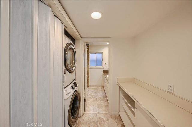 16802 Baruna, Huntington Beach, CA 92649