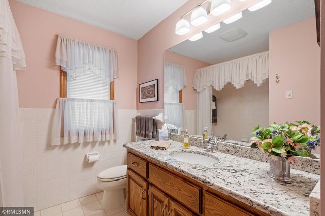 3001 Edward Street, Maplewood, MN 55109