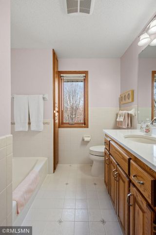 3001 Edward Street, Maplewood, MN 55109