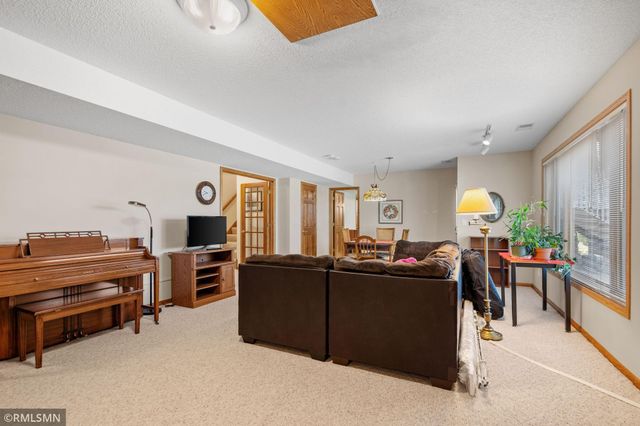 3001 Edward Street, Maplewood, MN 55109