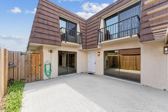 2508 25th Lane, Palm Beach Gardens, FL 33418