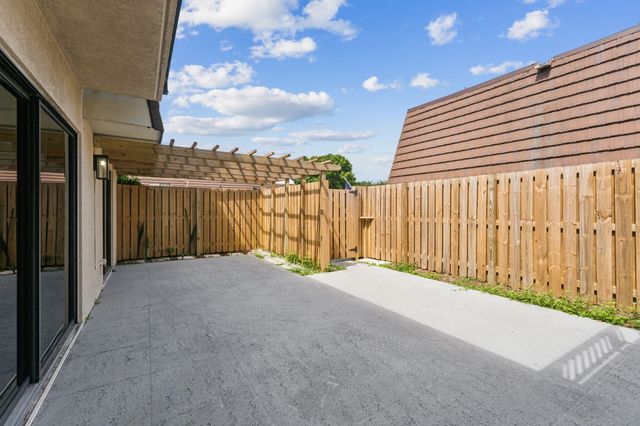 2508 25th Lane, Palm Beach Gardens, FL 33418