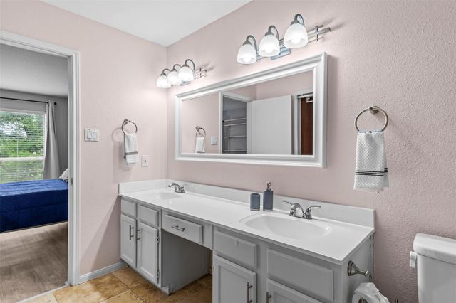 2450 Wickersham LN 1606, Austin, TX 78741