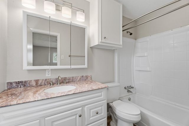 3214 Whitesail Drive, League City, TX 77573