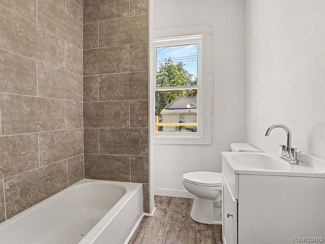 1123 E 1st Street, Monroe, MI 48161