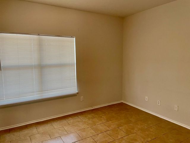 112 Cowboy CV, Kyle, TX 78640