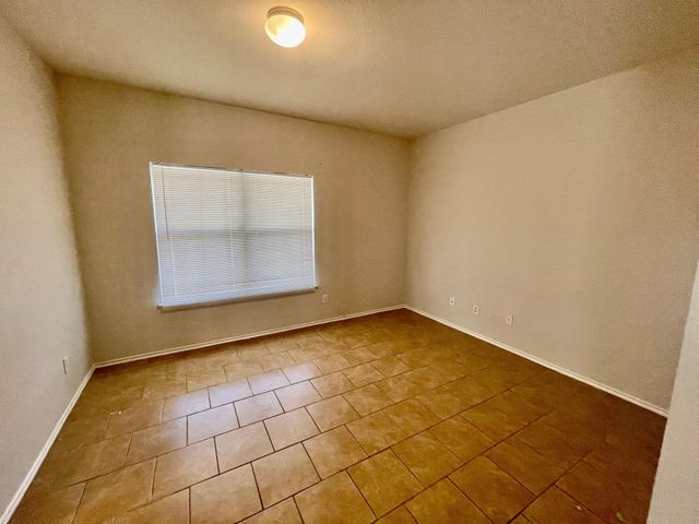 112 Cowboy CV, Kyle, TX 78640