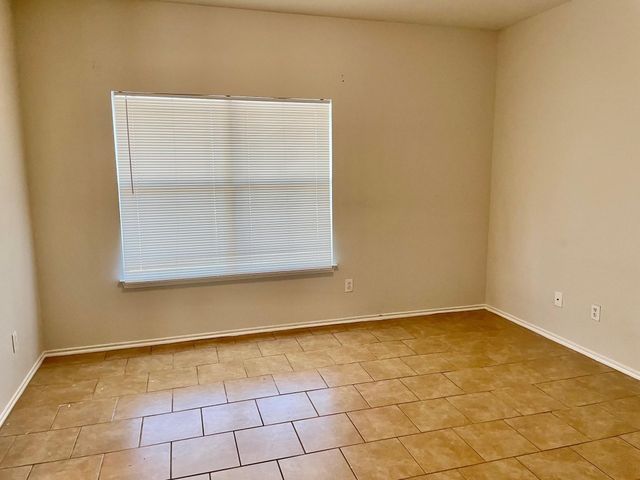 112 Cowboy CV, Kyle, TX 78640