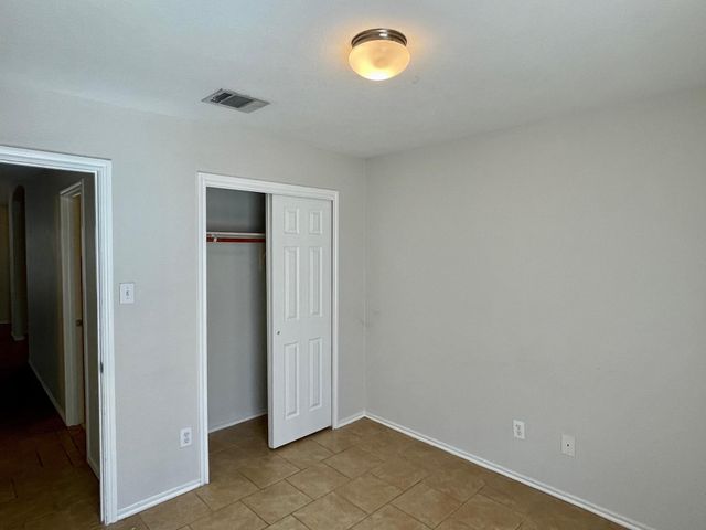 112 Cowboy CV, Kyle, TX 78640