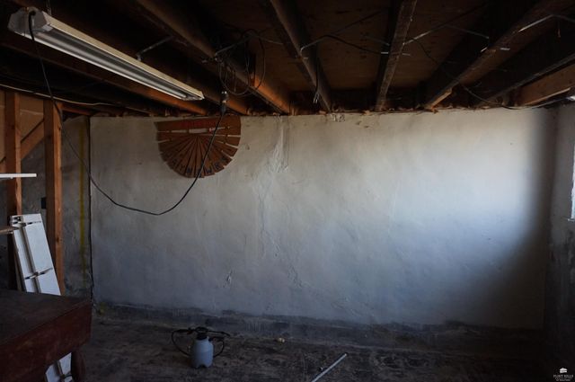 607 3200 Avenue, Abilene, KS 67410