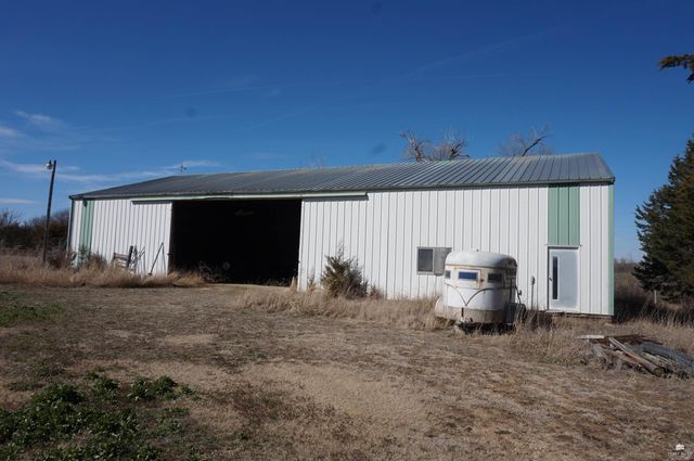 607 3200 Avenue, Abilene, KS 67410