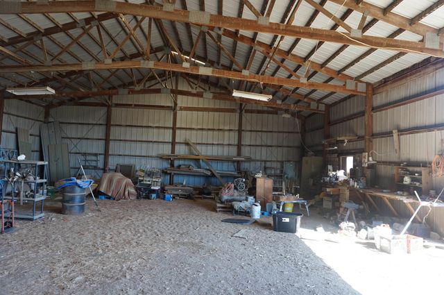 607 3200 Avenue, Abilene, KS 67410