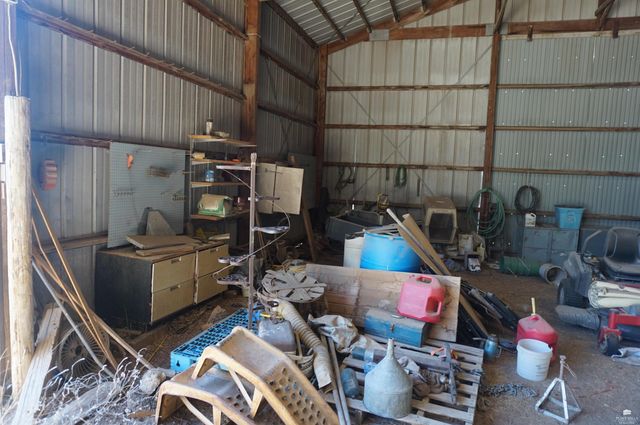 607 3200 Avenue, Abilene, KS 67410