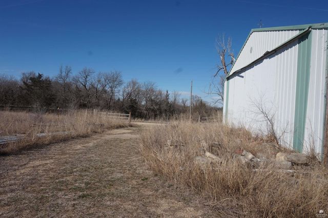 607 3200 Avenue, Abilene, KS 67410