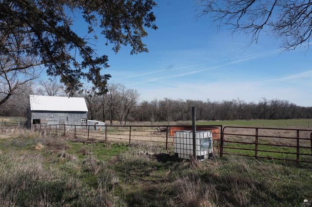 607 3200 Avenue, Abilene, KS 67410