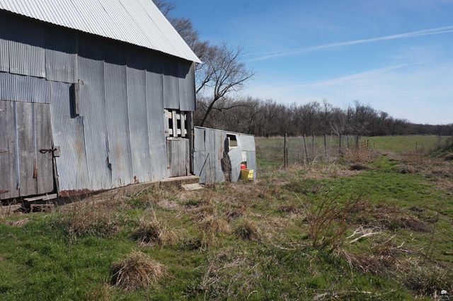 607 3200 Avenue, Abilene, KS 67410