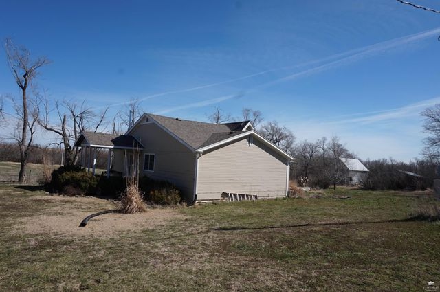 607 3200 Avenue, Abilene, KS 67410