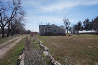 607 3200 Avenue, Abilene, KS 67410