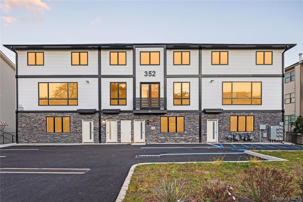 352 Blauvelt Road 203, Monsey, NY 10952