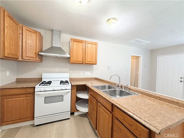 350 S Ashford Avenue, Rialto, CA 92376