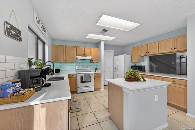 9718 ALEXA PL, San Antonio, TX 78251