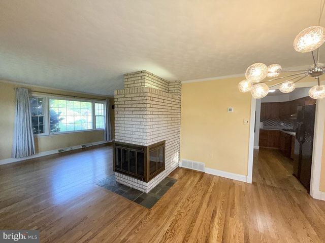 1589 HOLLYWOOD PKWY, York, PA 17403